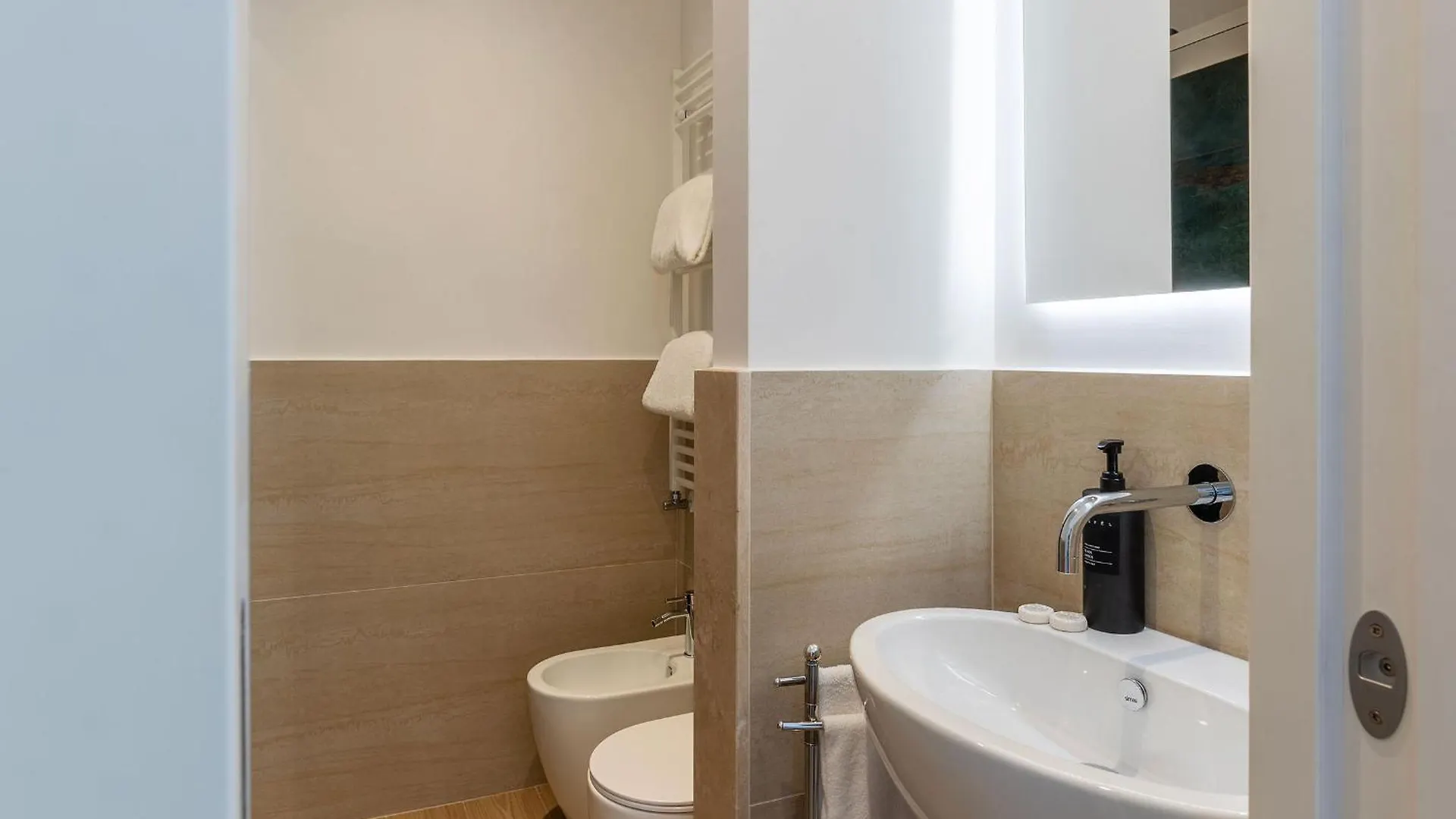 Joivy Cavour Luxury Apartments ローマ 0*,