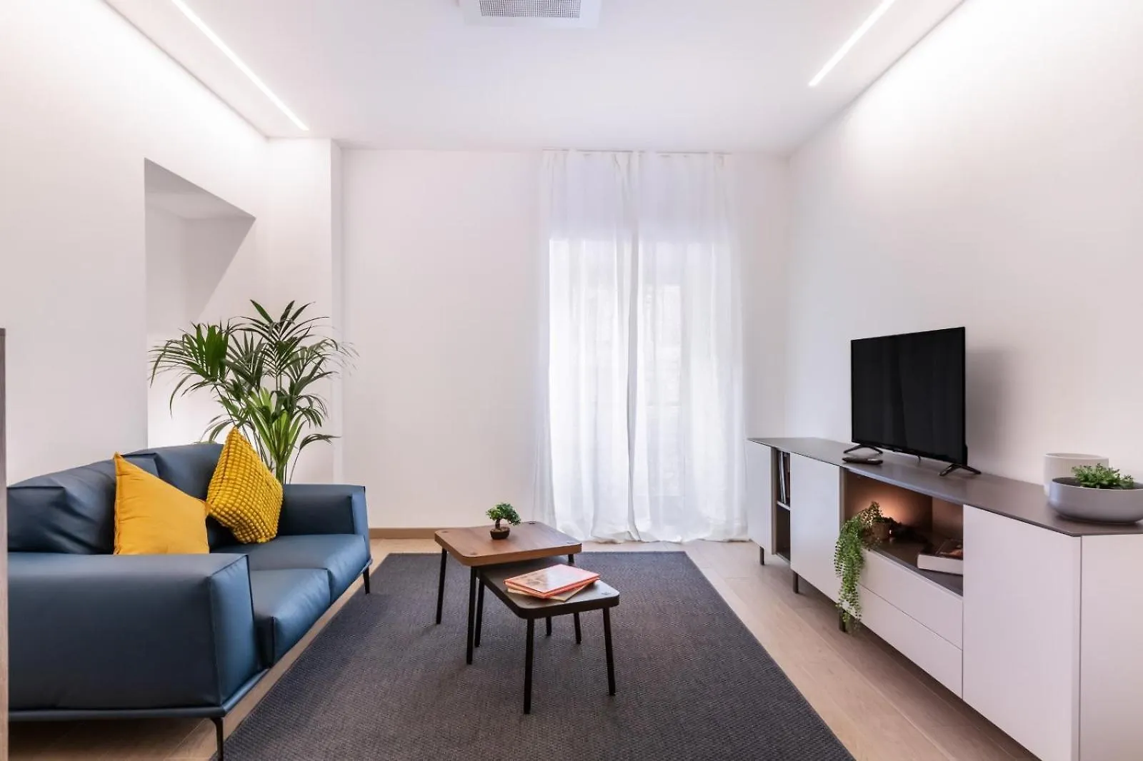 Joivy Cavour Luxury Apartments contacts